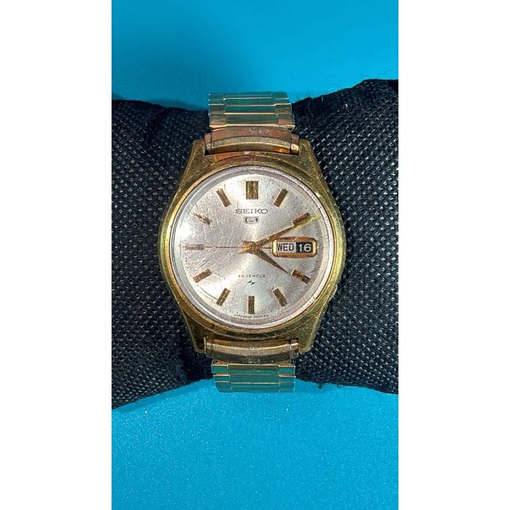 Vintage Seiko 5 23J Automatic Day Date Running Speidel USA 10K RGP Band - Picture 2 of 13